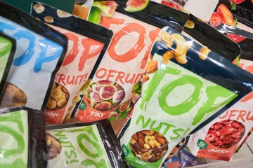 Nabídka oříšků a sušeného ovoce v lékárně Kunštát